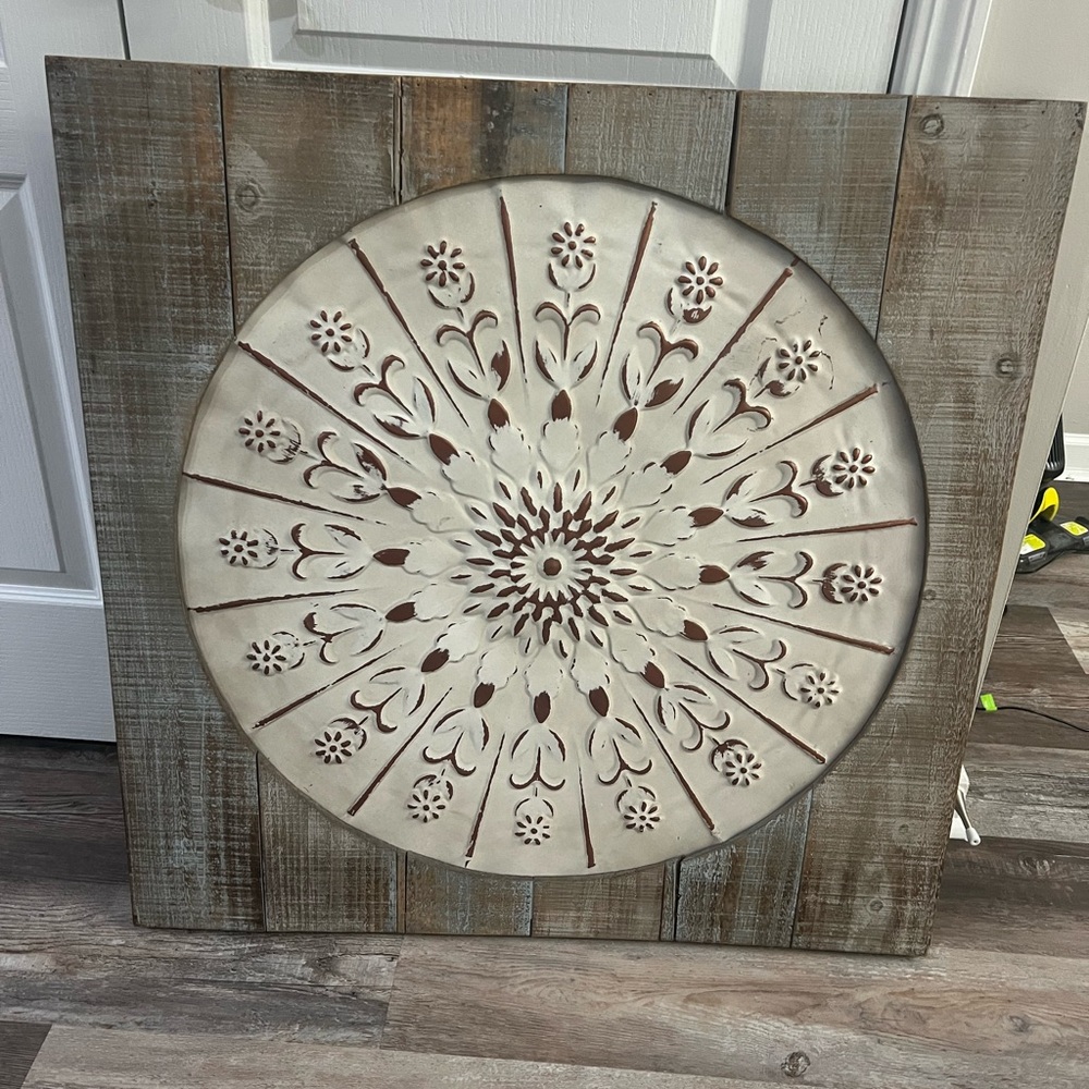Metal and wood wall art 34x34